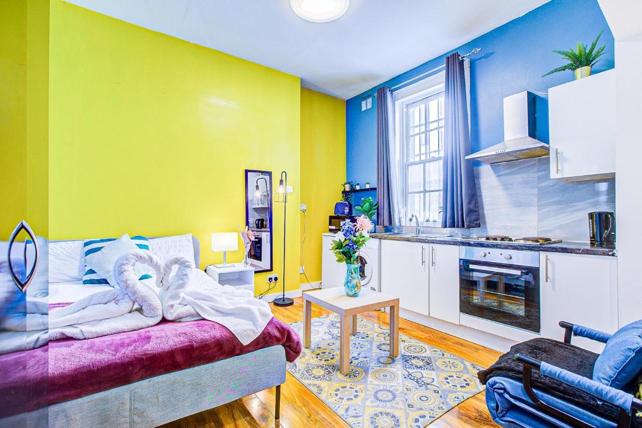 Studio With A Large Toilet And A Separate Room Budget Price Central London Bagian luar foto