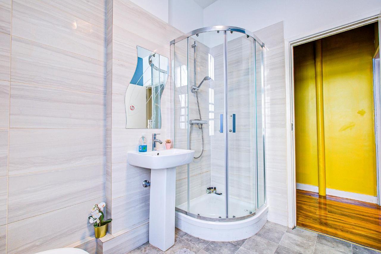 Studio With A Large Toilet And A Separate Room Budget Price Central London Bagian luar foto