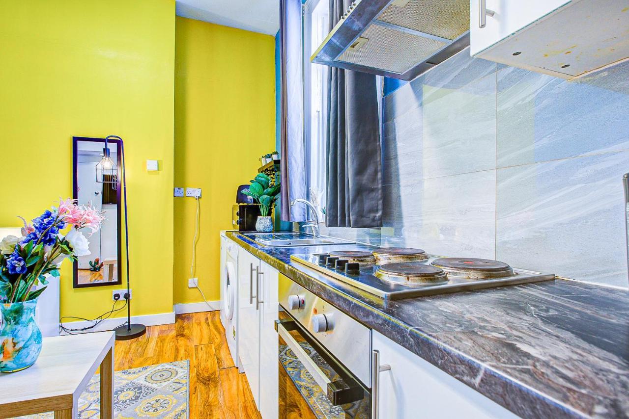 Studio With A Large Toilet And A Separate Room Budget Price Central London Bagian luar foto